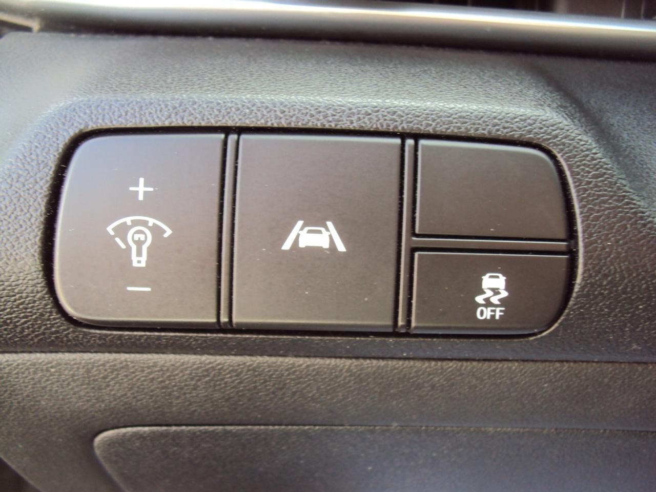 2022 Hyundai Elantra SEL Photo
