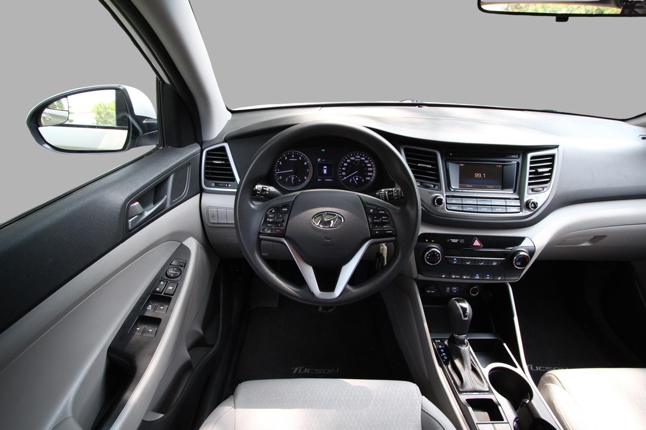 2017 Hyundai Tucson SE Photo