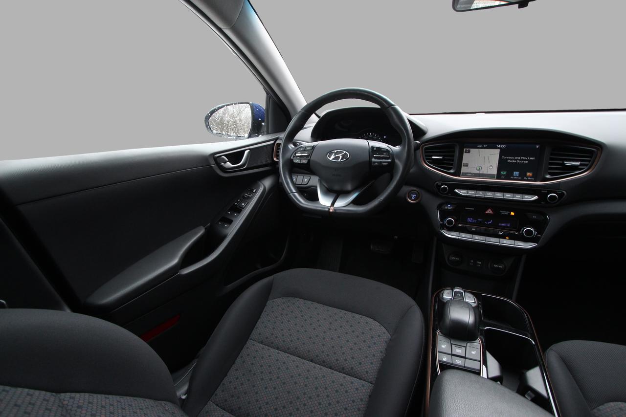 2019 Hyundai Ioniq Electric Limited Photo4