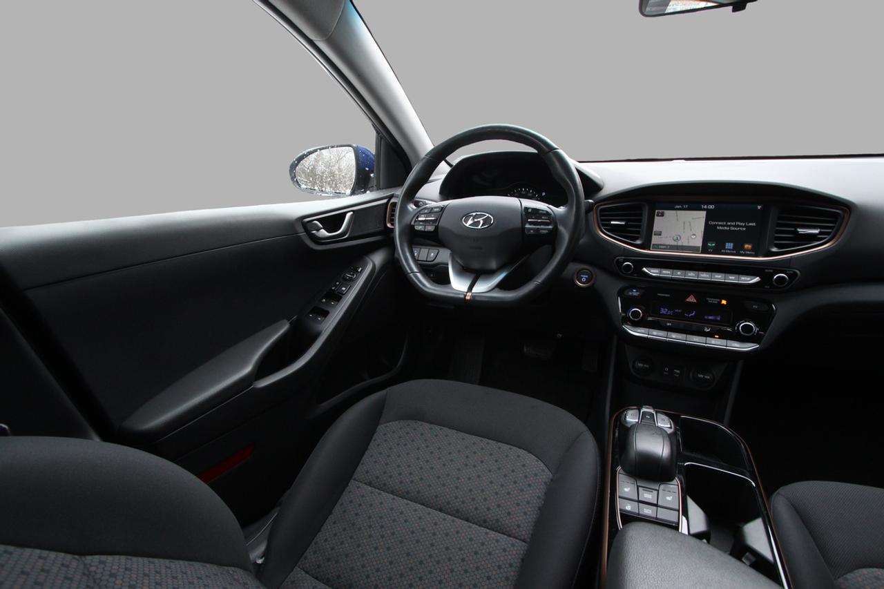 2019 Hyundai Ioniq Electric Limited Photo4