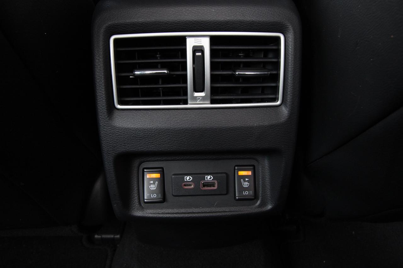 2022 Nissan Maxima SL Photo