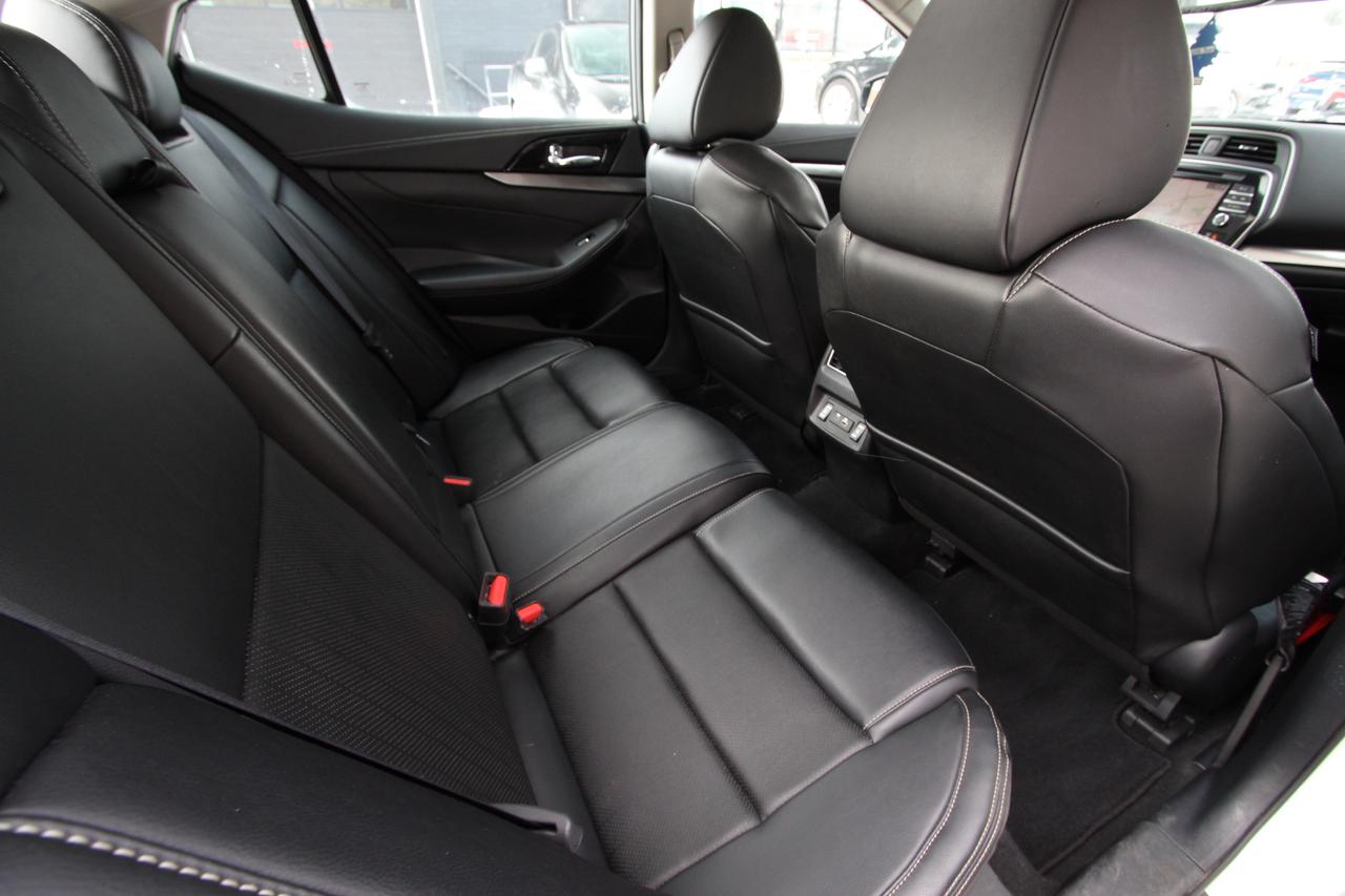 2022 Nissan Maxima SL Photo