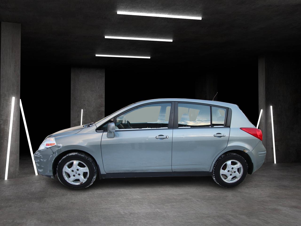 2007 Nissan Versa S Photo