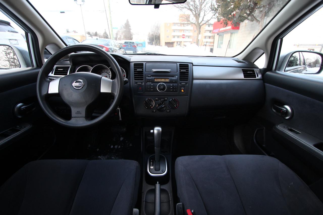 2007 Nissan Versa S Photo