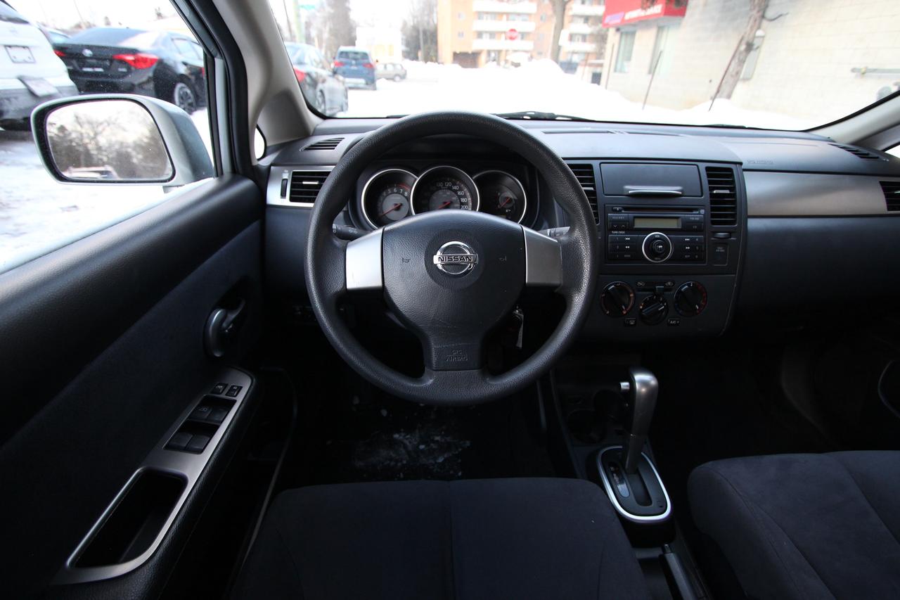 2007 Nissan Versa S Photo