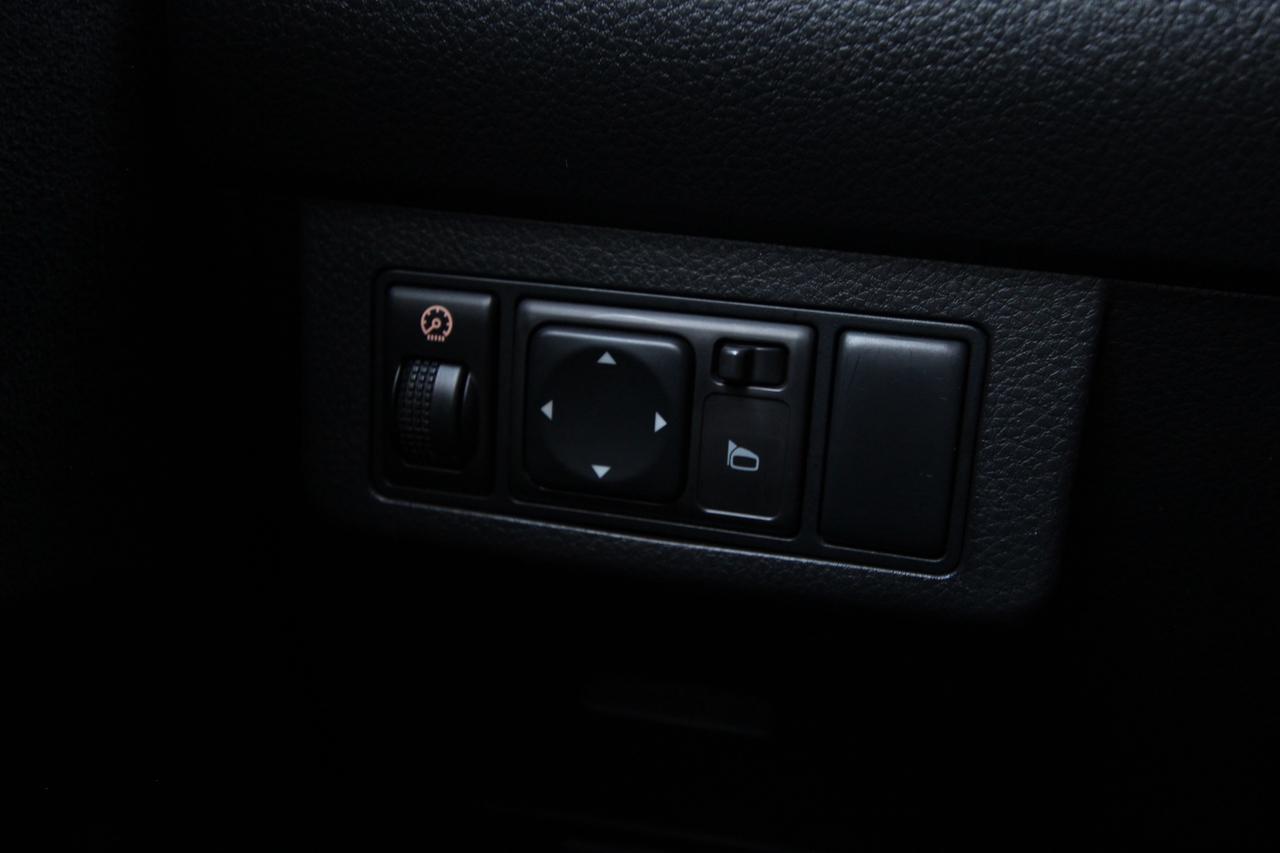 2007 Nissan Versa S Photo