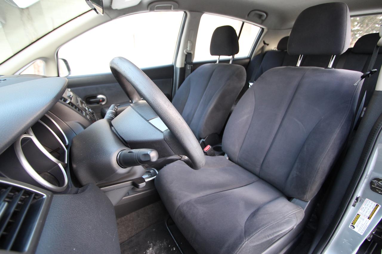 2007 Nissan Versa S Photo