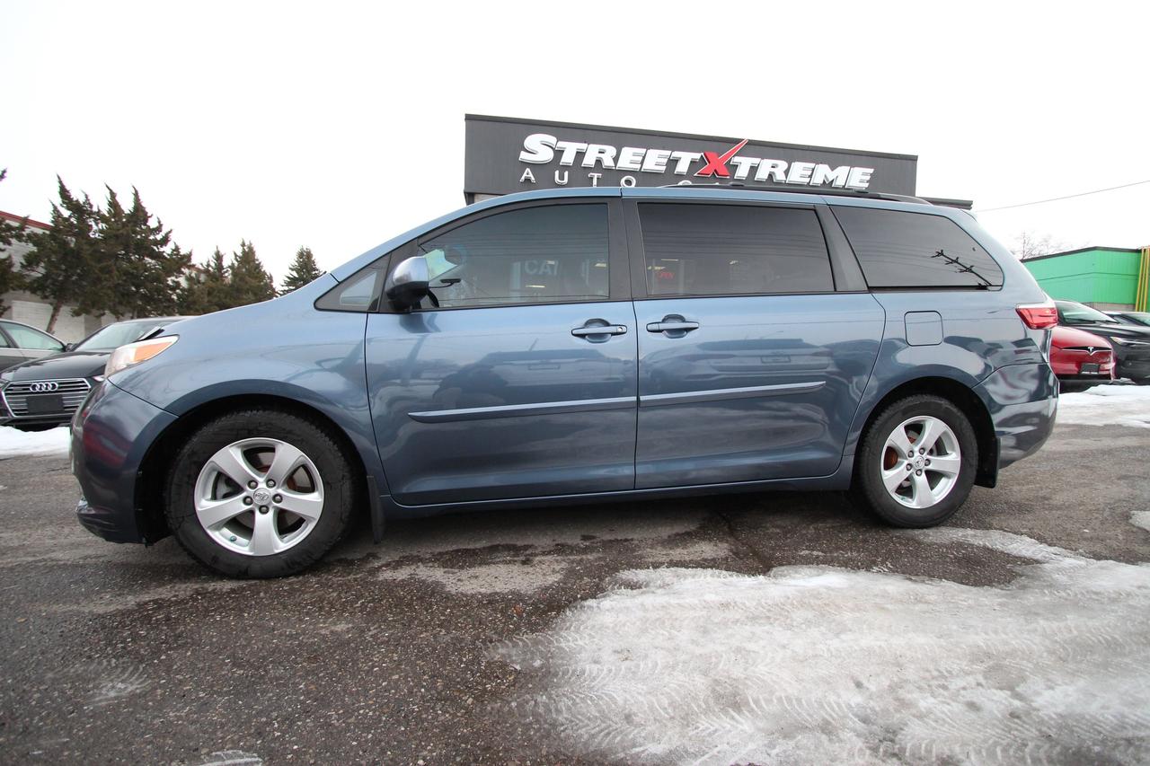 2016 Toyota Sienna LE - CARFAX VERIFIED CLEAN TITLE Photo