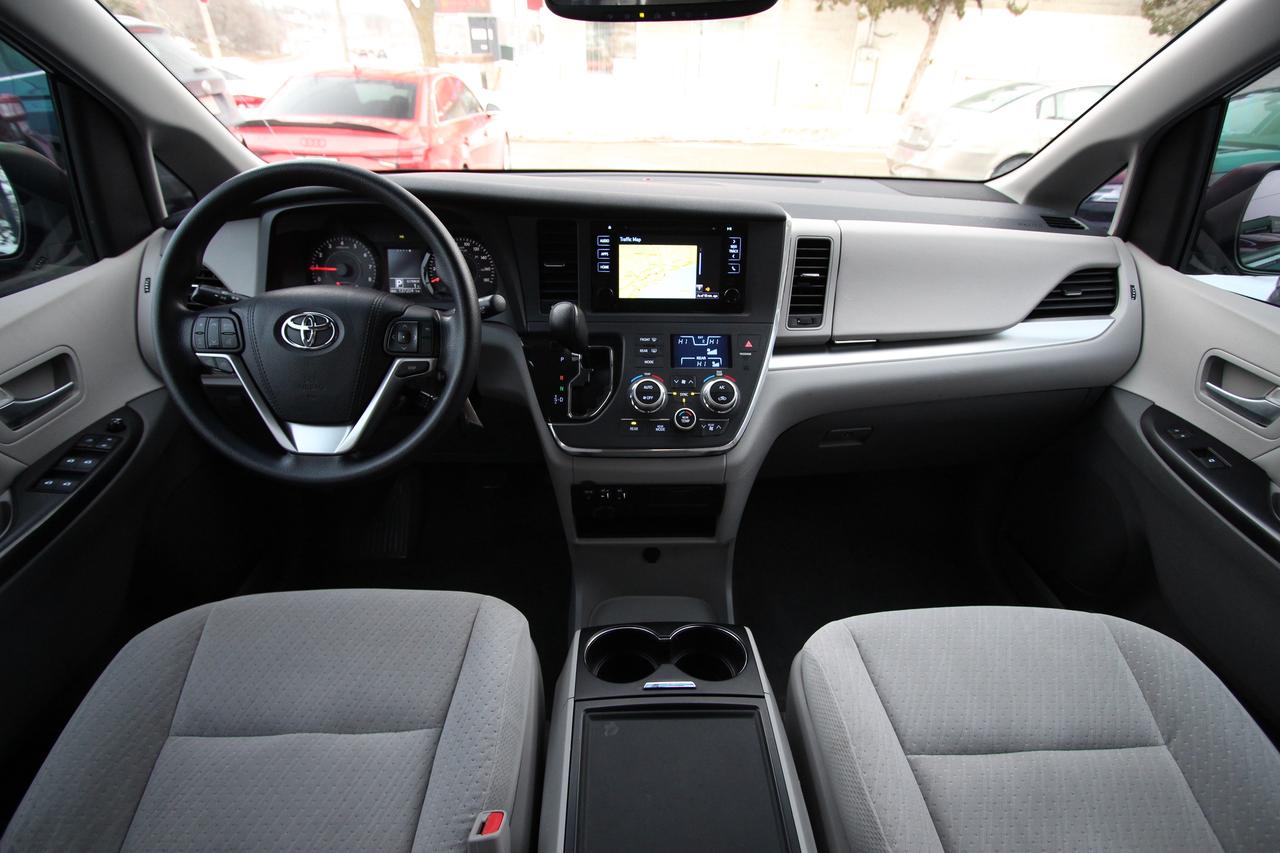 2016 Toyota Sienna LE - CARFAX VERIFIED CLEAN TITLE Photo