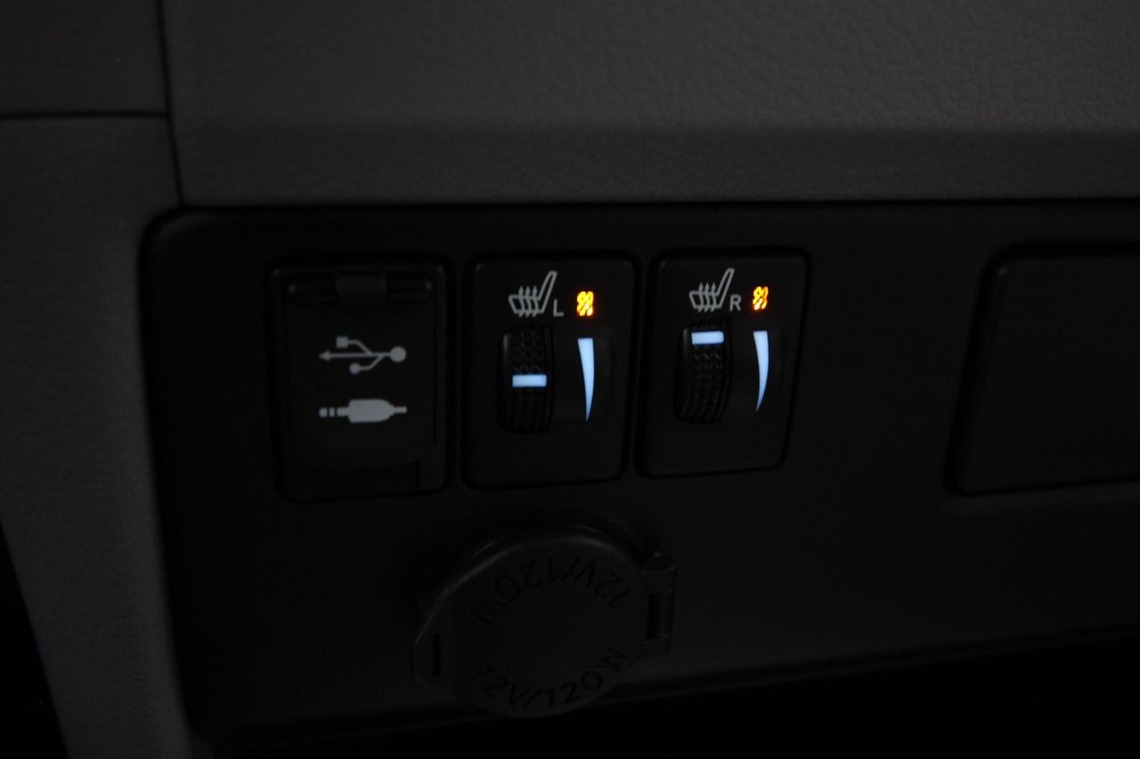 2016 Toyota Sienna LE - CARFAX VERIFIED CLEAN TITLE Photo