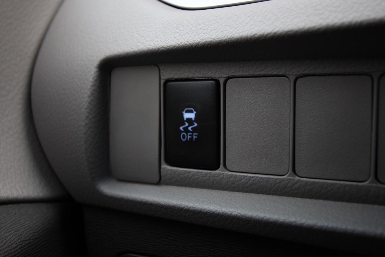 2016 Toyota Sienna LE - CARFAX VERIFIED CLEAN TITLE Photo