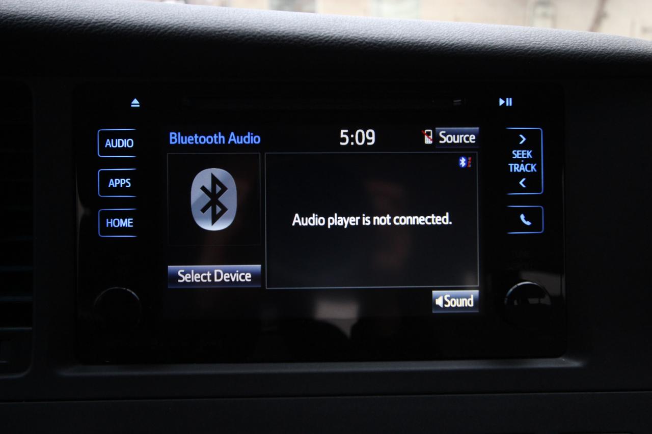 2016 Toyota Sienna LE - CARFAX VERIFIED CLEAN TITLE Photo