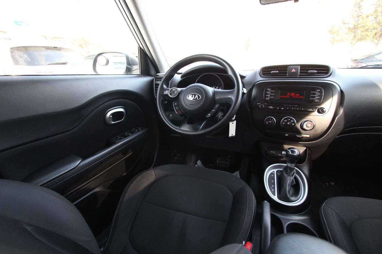 2016 Kia Soul Base- CARFAX VERIFIED CLEAN TITLE Photo