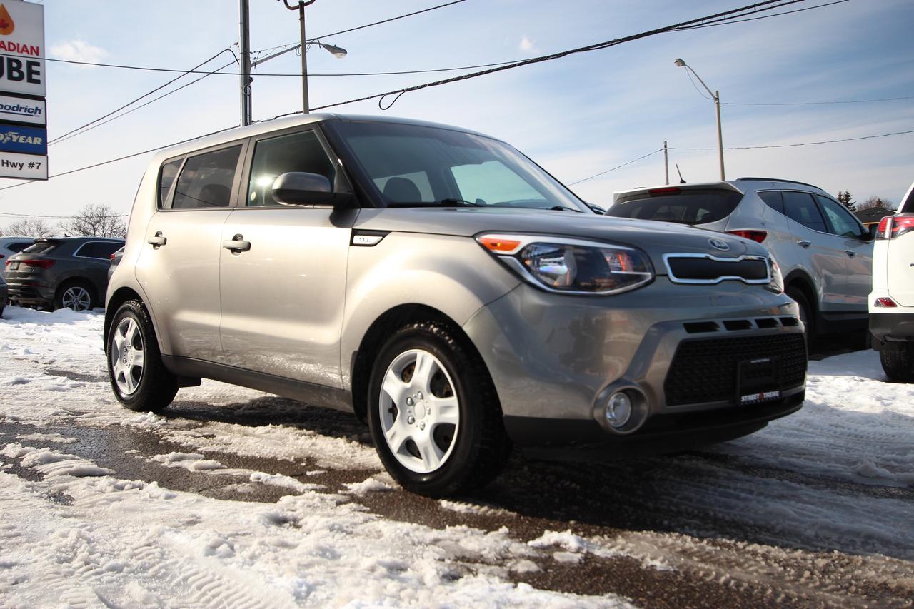2016 Kia Soul Base- CARFAX VERIFIED CLEAN TITLE Photo