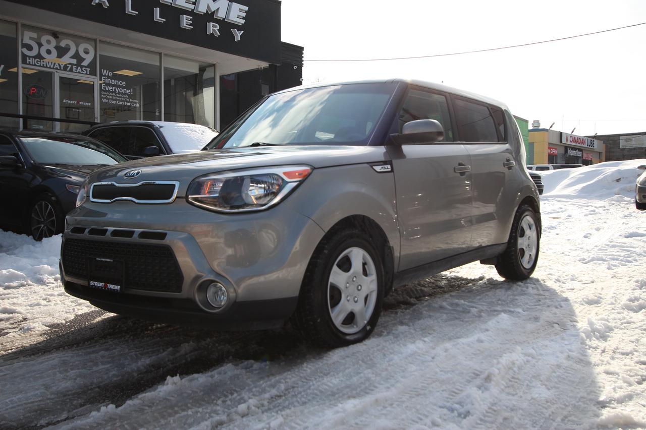 2016 Kia Soul Base- CARFAX VERIFIED CLEAN TITLE Photo
