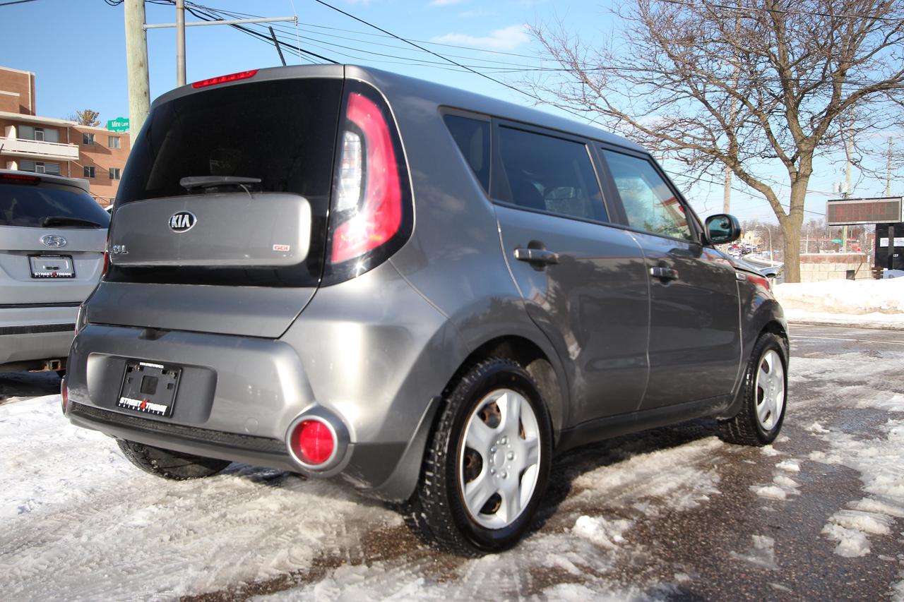 2016 Kia Soul Base- CARFAX VERIFIED CLEAN TITLE Photo