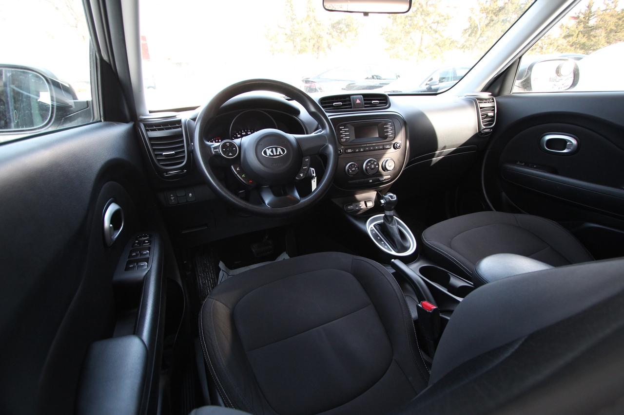 2016 Kia Soul Base- CARFAX VERIFIED CLEAN TITLE Photo