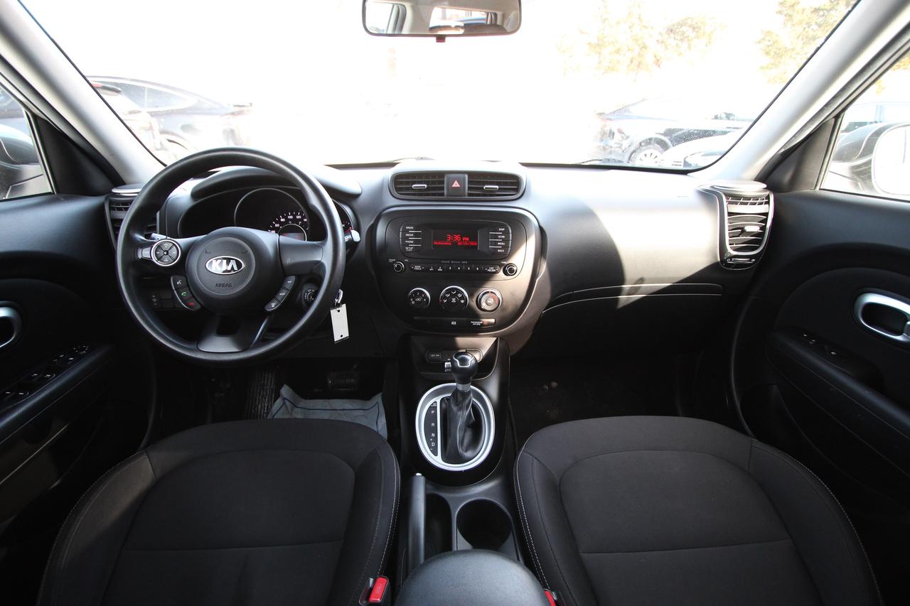 2016 Kia Soul Base- CARFAX VERIFIED CLEAN TITLE Photo
