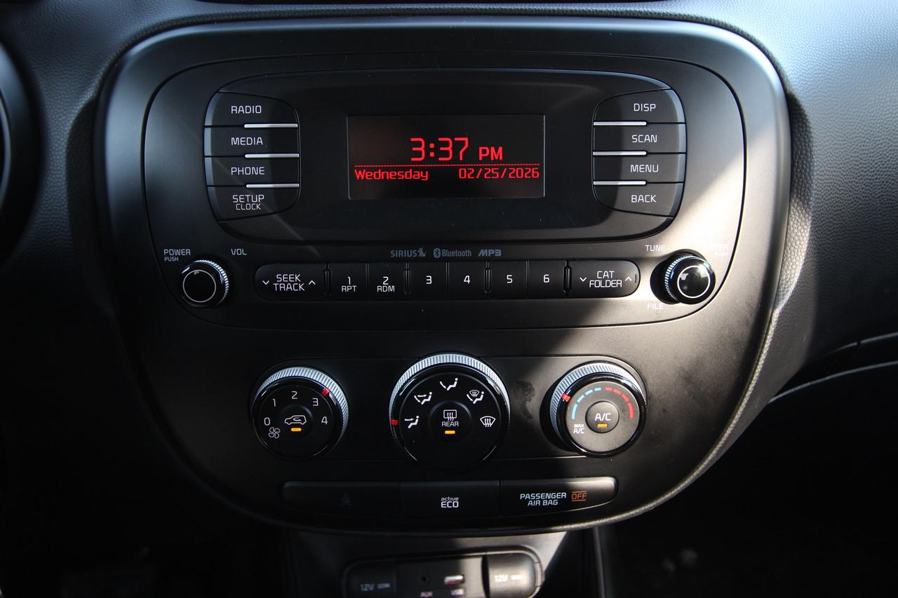 2016 Kia Soul Base- CARFAX VERIFIED CLEAN TITLE Photo