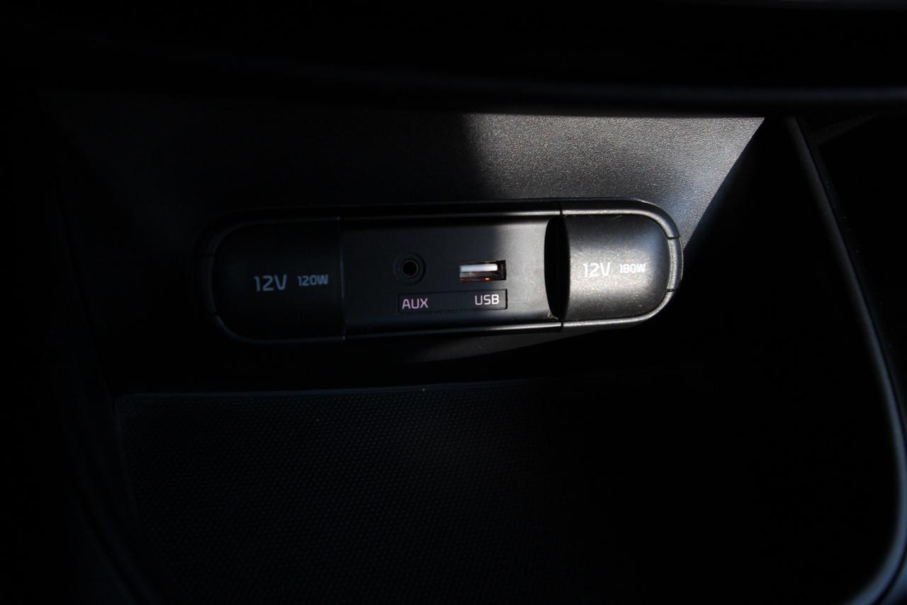 2016 Kia Soul Base- CARFAX VERIFIED CLEAN TITLE Photo