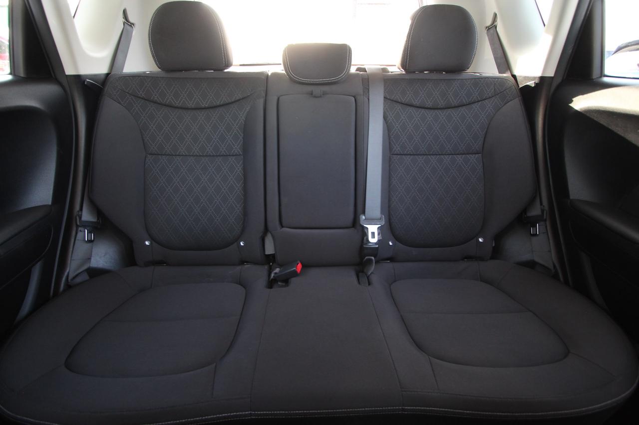 2016 Kia Soul Base- CARFAX VERIFIED CLEAN TITLE Photo