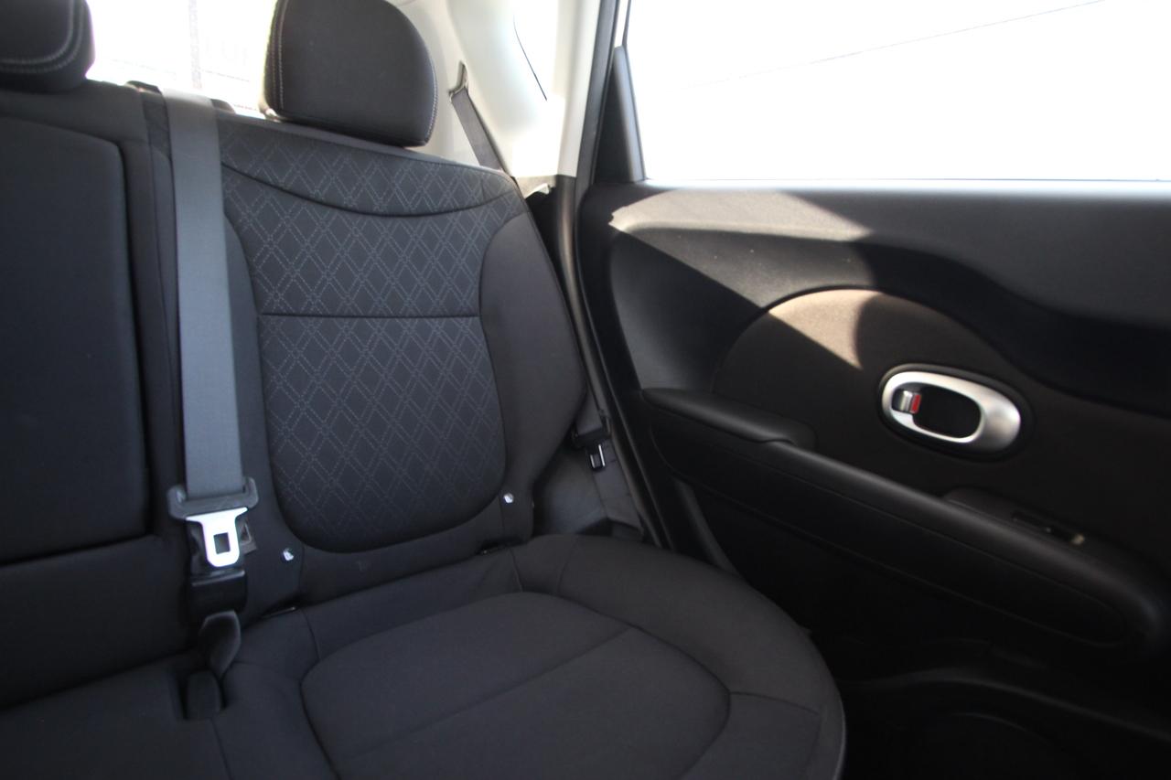 2016 Kia Soul Base- CARFAX VERIFIED CLEAN TITLE Photo