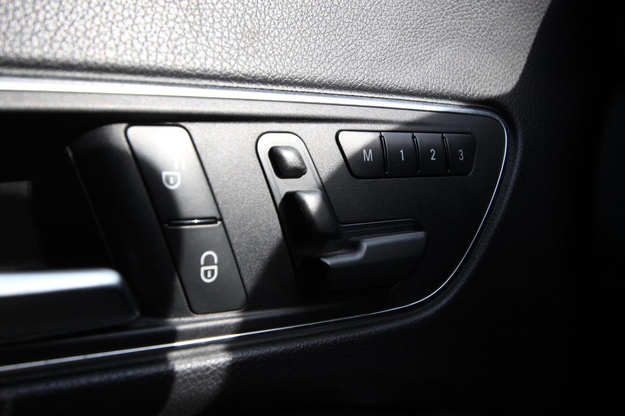 2014 Mercedes-Benz CLA-Class CLA45 AMG - CLEAN TITLE / DEALER SERVICED Photo