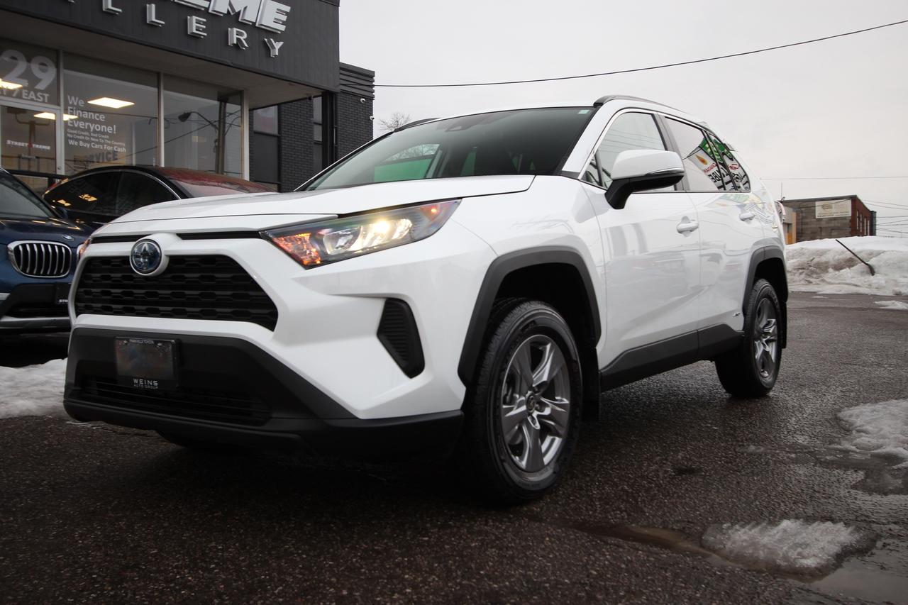 2023 Toyota RAV4 Hybrid LE - ONE OWNER CLEAN CARFAX Photo4