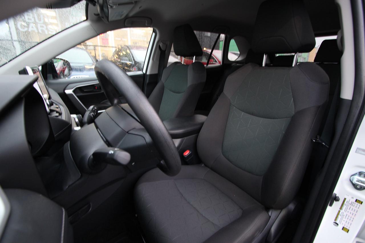 2023 Toyota RAV4 Hybrid LE - ONE OWNER CLEAN CARFAX Photo