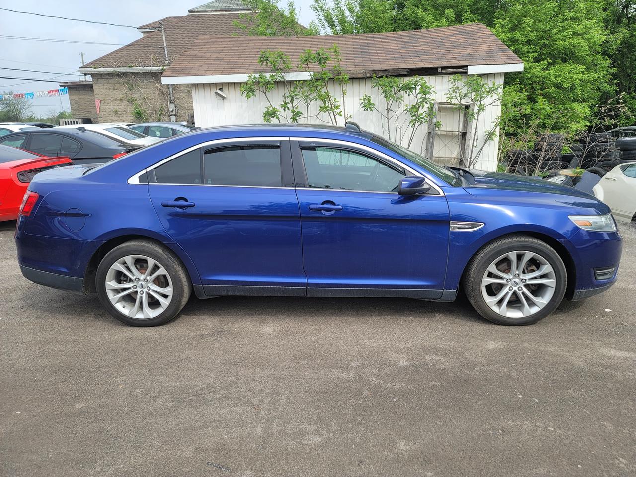 2013 Ford Taurus SEL Photo