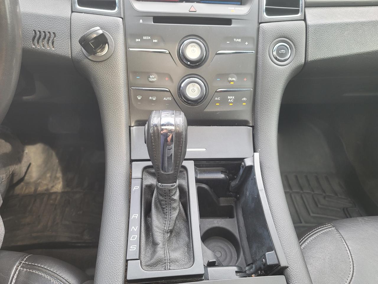 2013 Ford Taurus SEL Photo