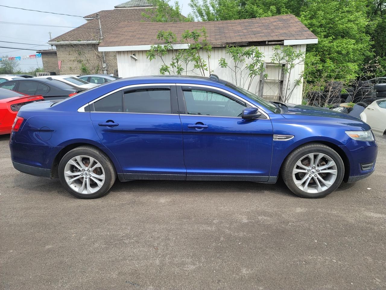 2013 Ford Taurus SEL Photo