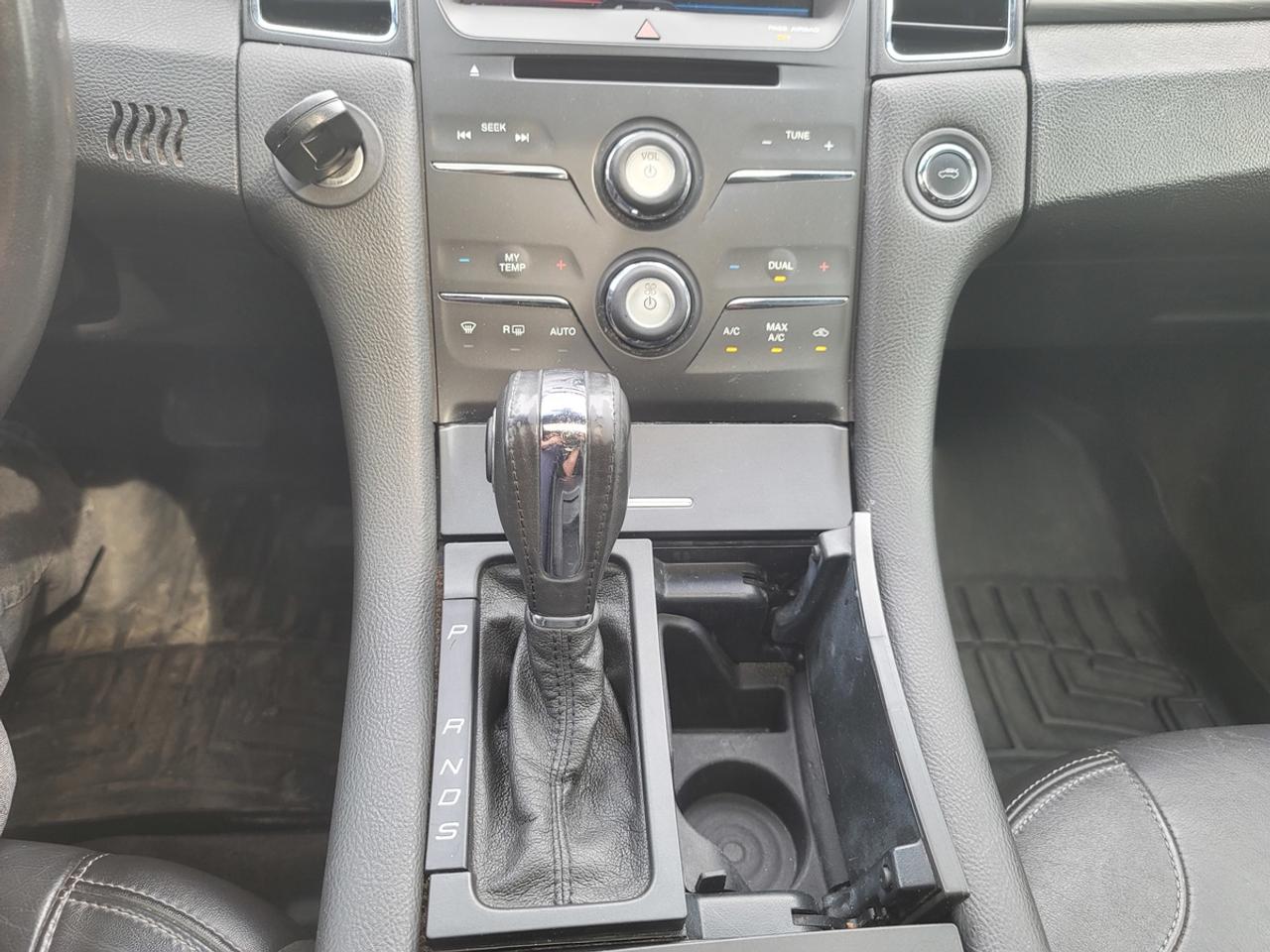 2013 Ford Taurus SEL Photo