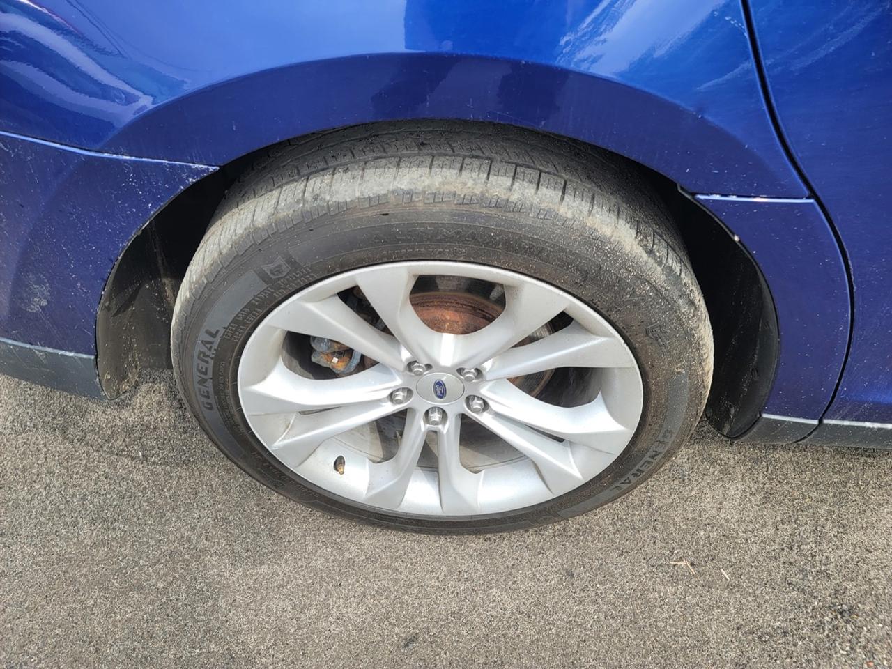 2013 Ford Taurus SEL Photo