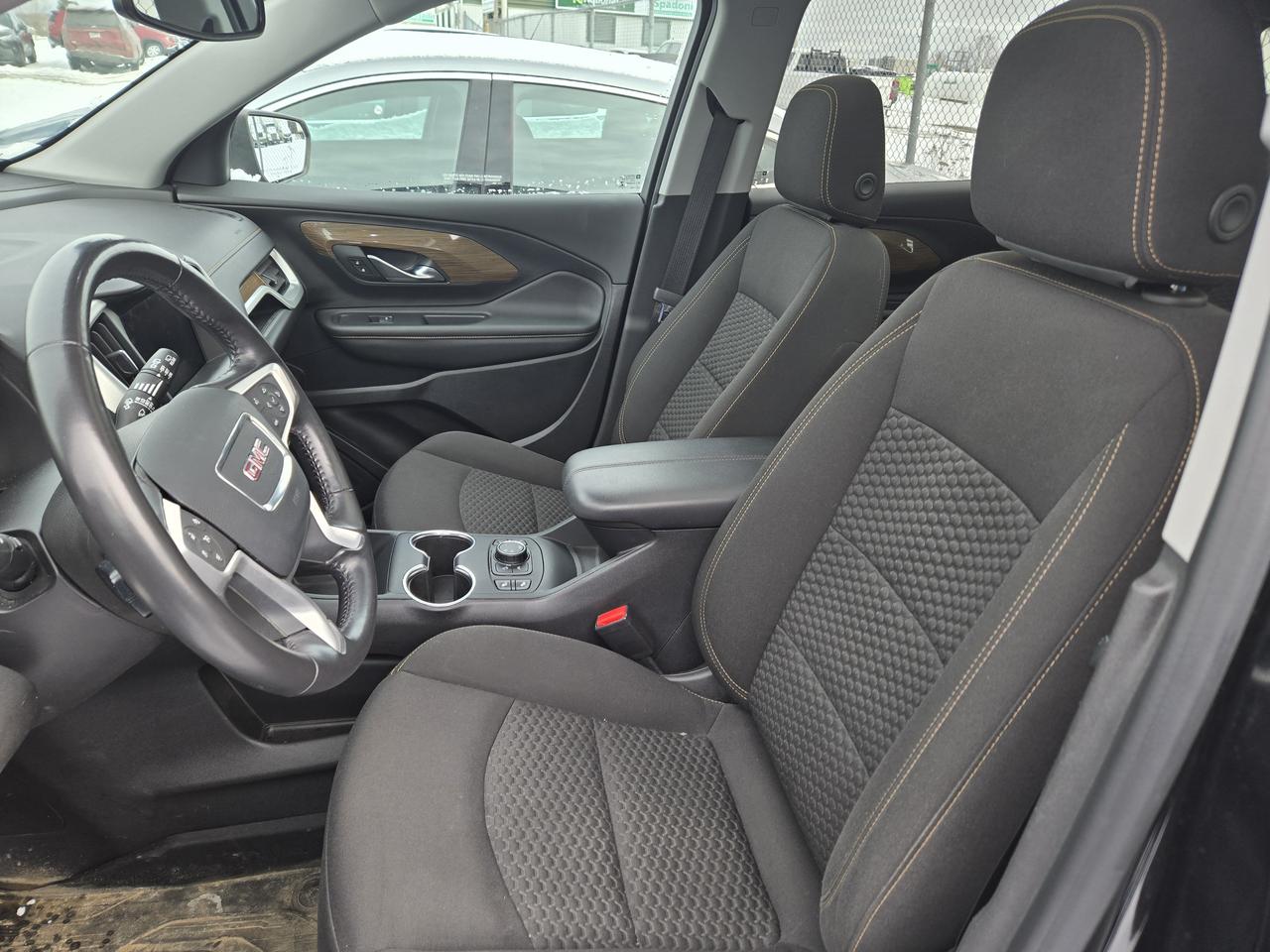 2020 GMC Terrain SLE Photo3