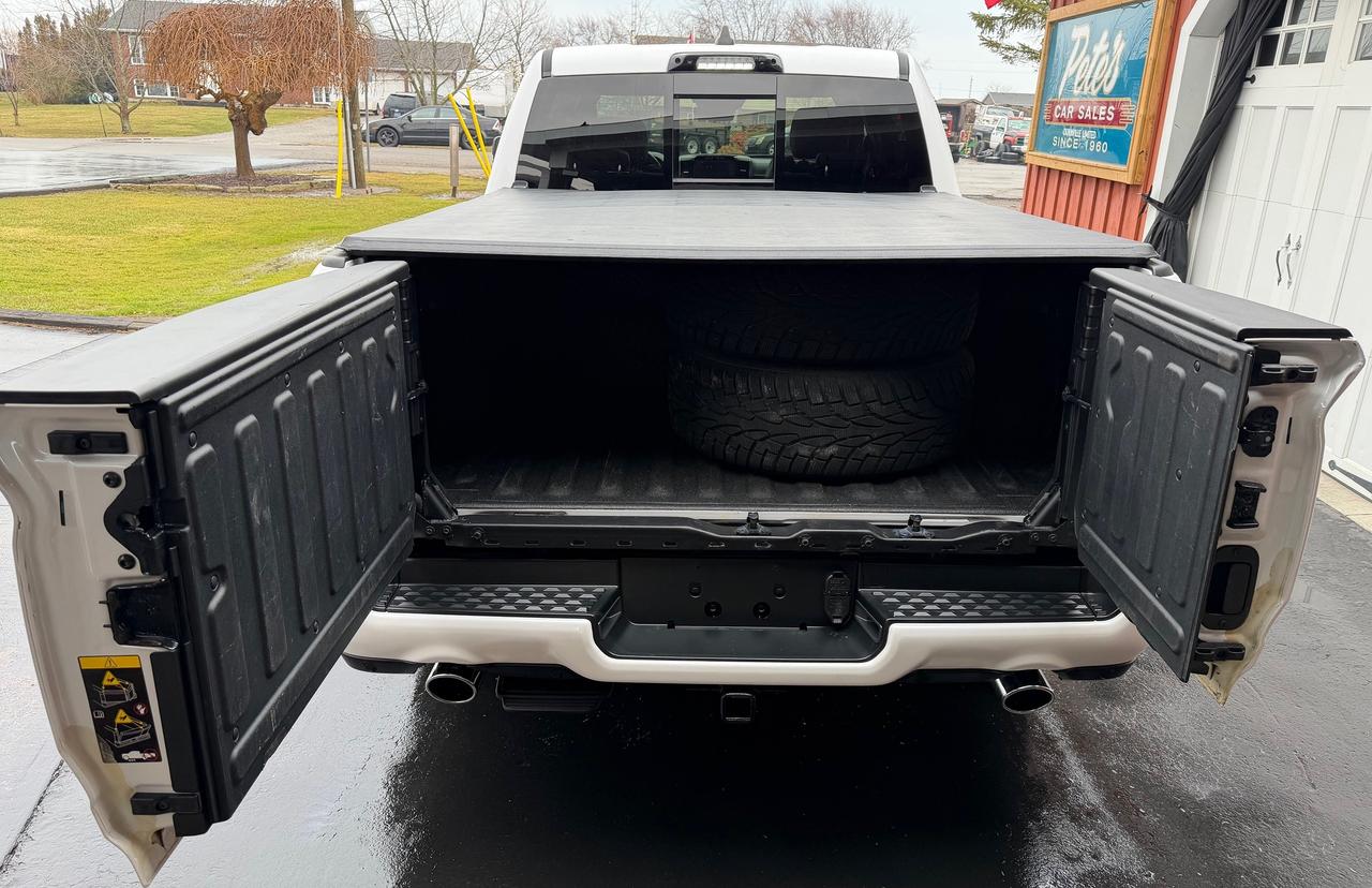 2021 RAM 1500 Limited 4x4 Crew Cab 5'7" Box Photo4