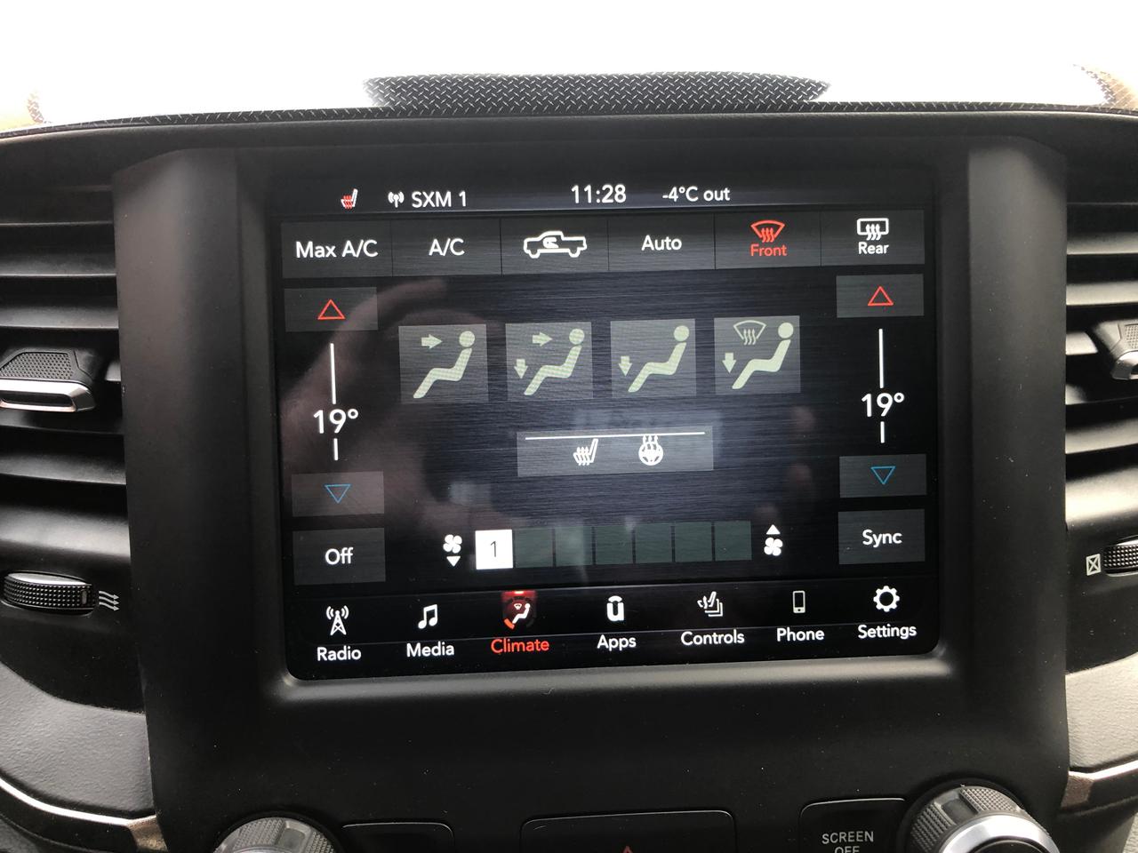 2021 RAM 1500 Sport / B.CAM / S.ROOF / H.SEATS / KEYLESS ENTRY Photo98