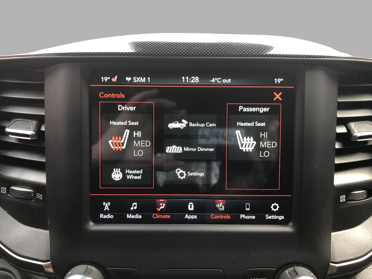 2021 RAM 1500 Sport / B.CAM / S.ROOF / H.SEATS / KEYLESS ENTRY Photo46