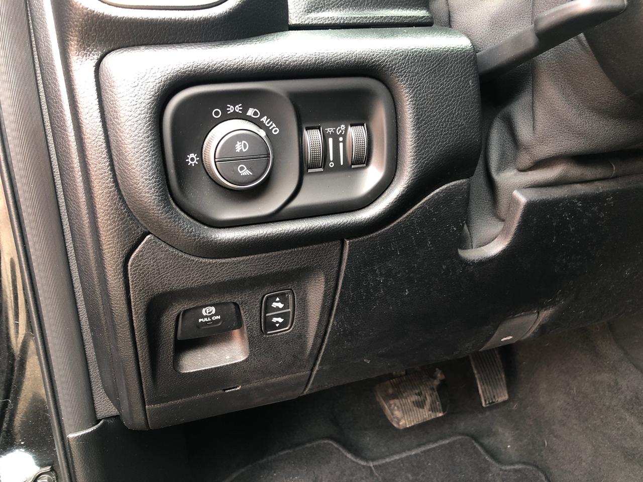 2021 RAM 1500 Sport / B.CAM / S.ROOF / H.SEATS / KEYLESS ENTRY Photo37