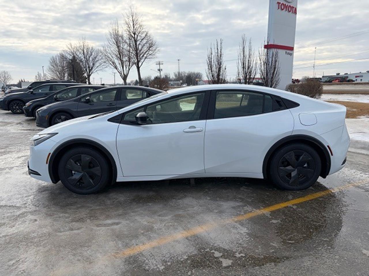 2026 Toyota Prius Plug-In Hybrid SE Photo