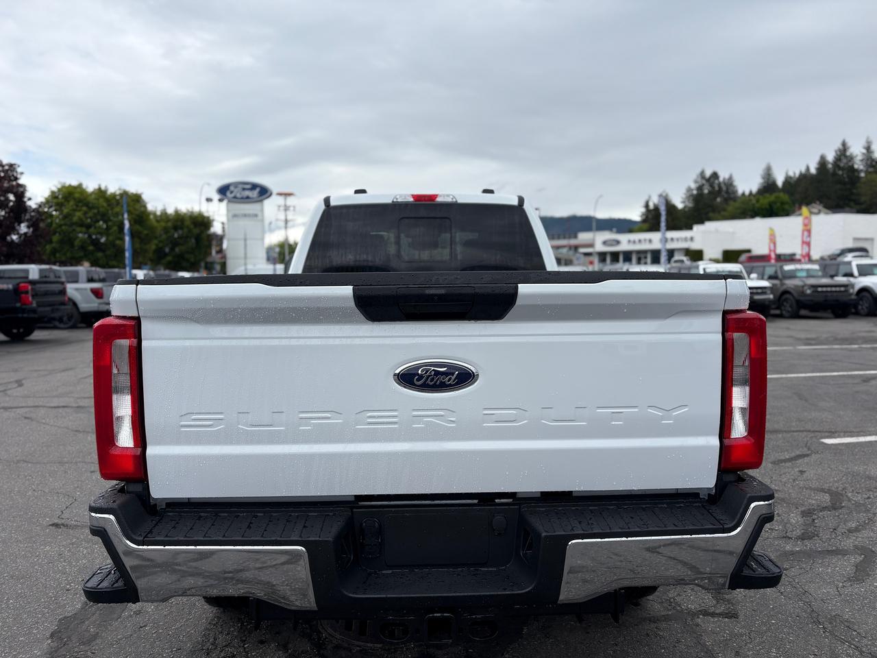 2026 Ford F-350 Super Duty SRW XLT Photo3