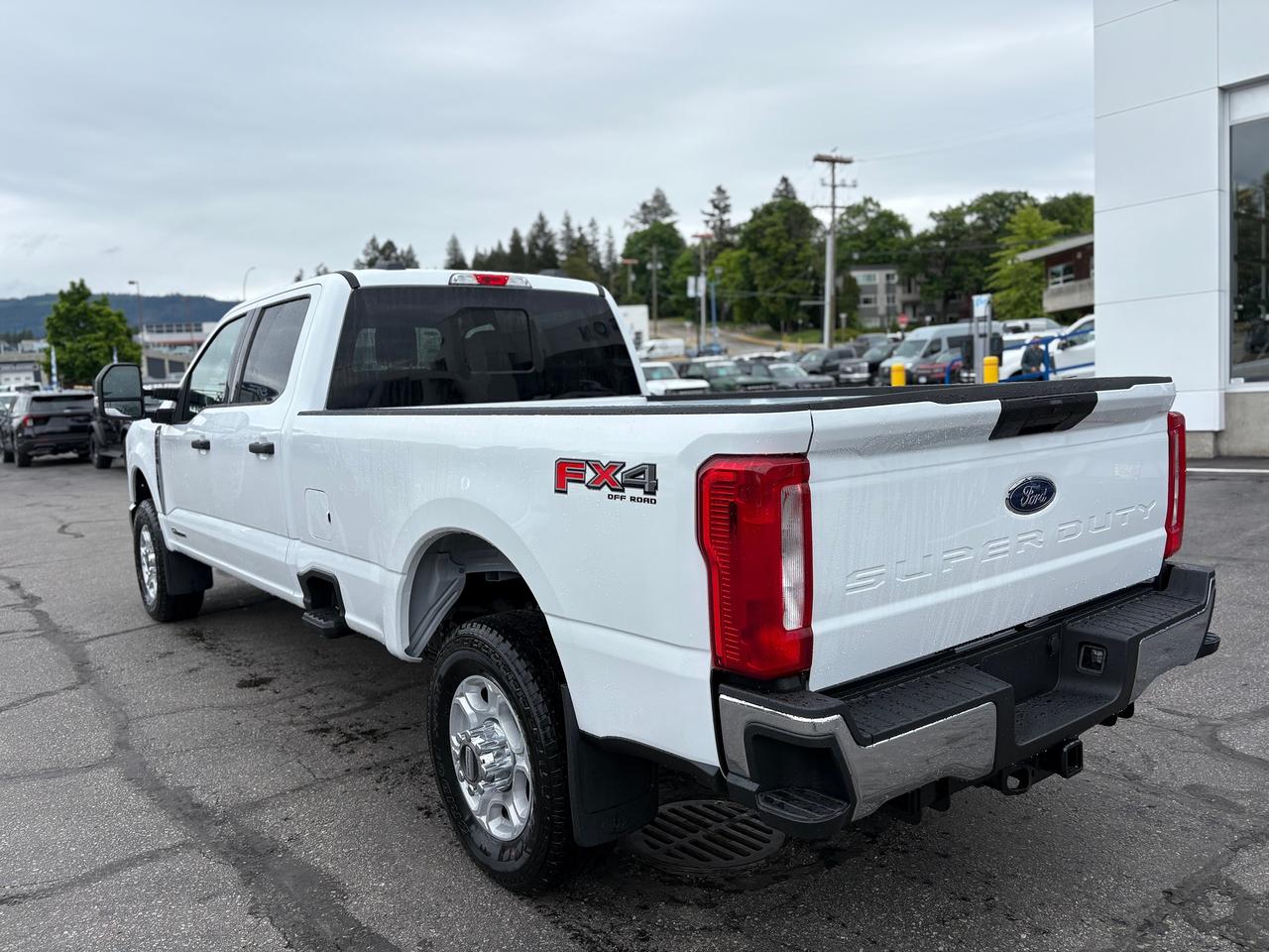 2026 Ford F-350 Super Duty SRW XLT Photo2