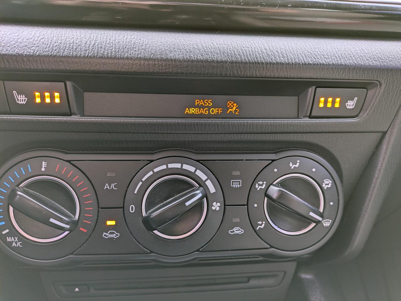 2014 Mazda MAZDA3 4dr HB Sport Auto Photo