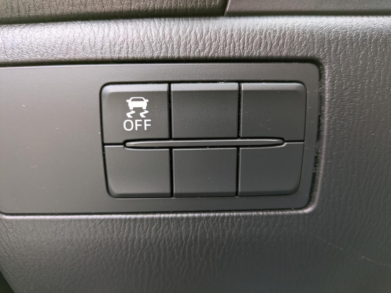 2014 Mazda MAZDA3 4dr HB Sport Auto Photo