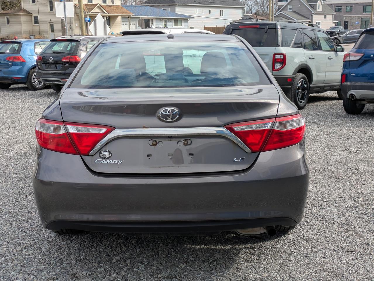 2015 Toyota Camry 4dr Sdn I4 Auto LE Photo3