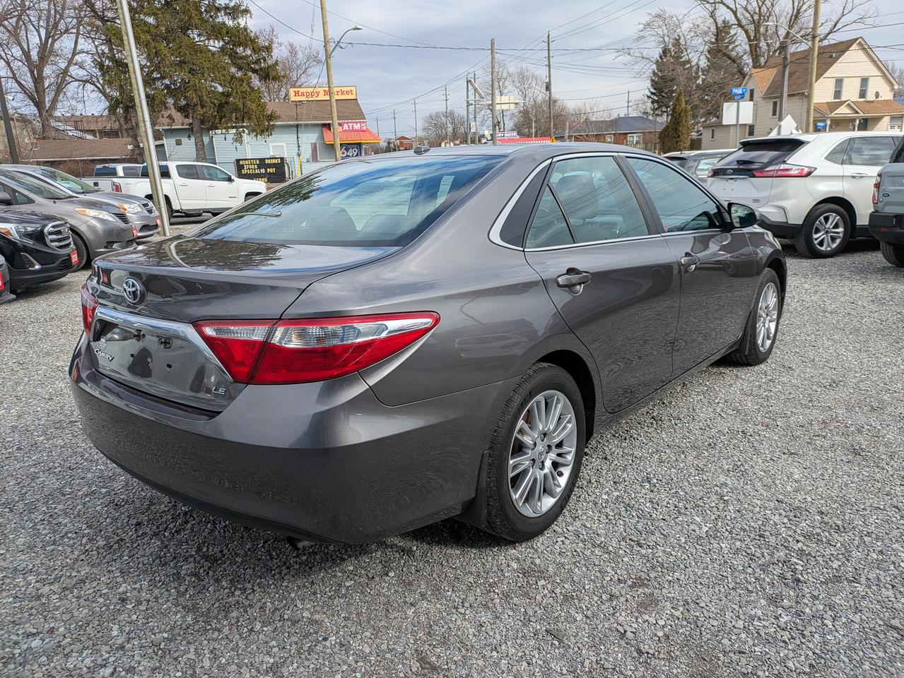 2015 Toyota Camry 4dr Sdn I4 Auto LE Photo4