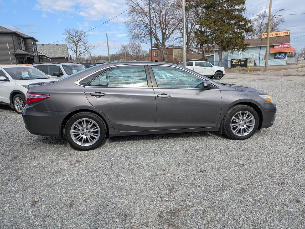 2015 Toyota Camry 4dr Sdn I4 Auto LE Photo