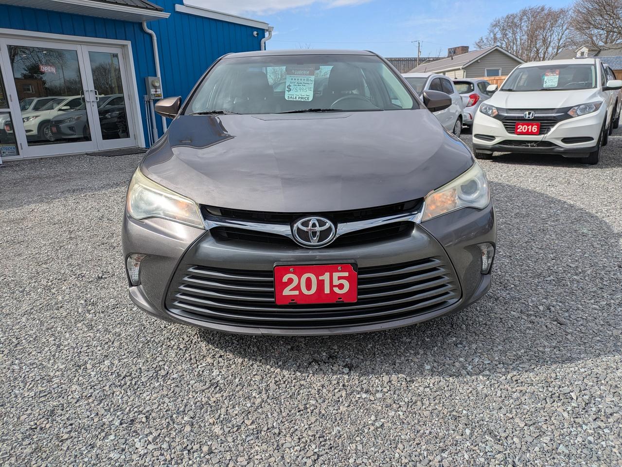 2015 Toyota Camry 4dr Sdn I4 Auto LE Photo