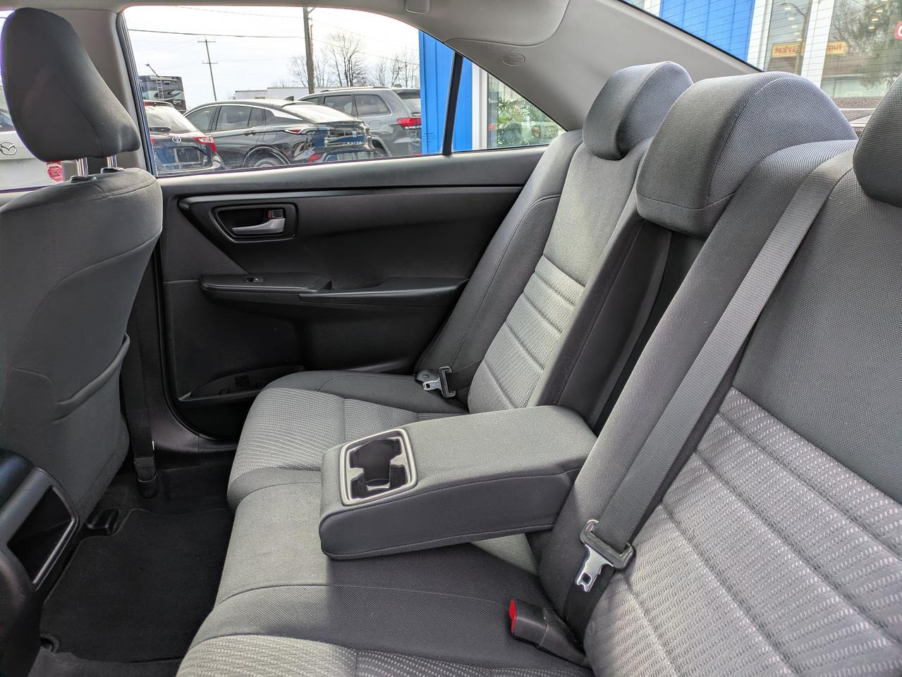 2015 Toyota Camry 4dr Sdn I4 Auto LE Photo