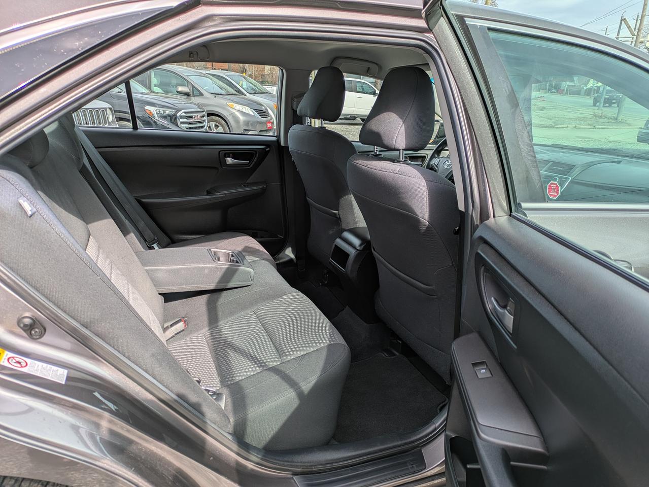 2015 Toyota Camry 4dr Sdn I4 Auto LE Photo